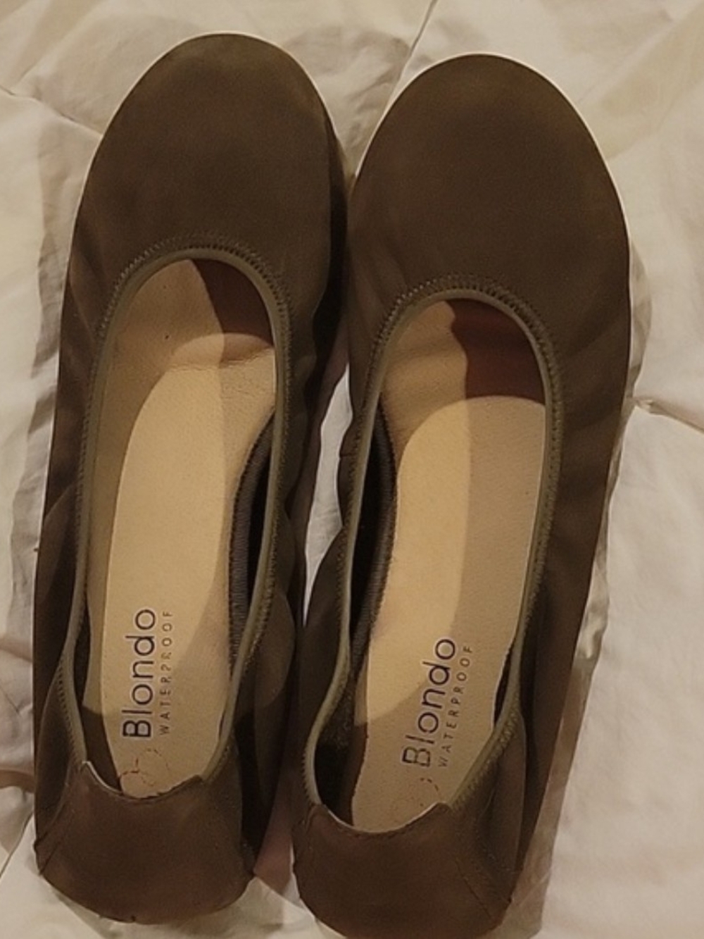 Blondo Becca Suede Flats — Slip-On Waterproof Ballet Flats - Size 9 - Like New!